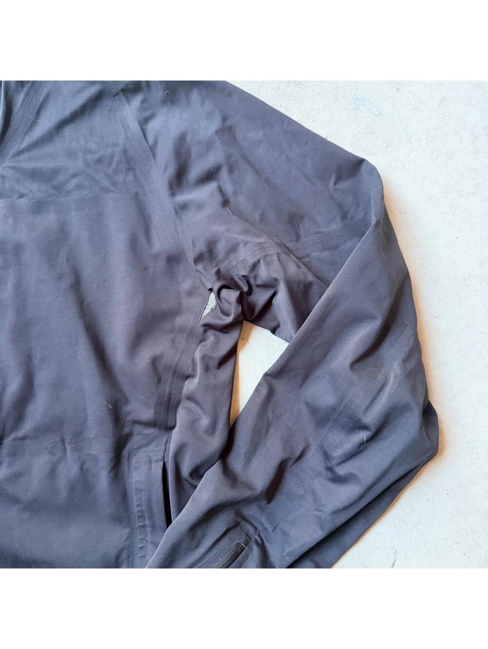 Nau Mens Technical Hooded Shell Jacket Black Full Zip Forearm Pockets Size M - Picture 2 of 8